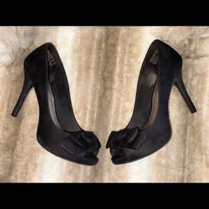 Fioni Black Suede Heels